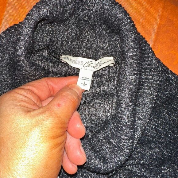 Women’s long sleeve charcoal sweater express size large - Picture 2 of 2